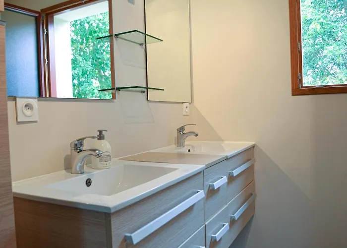 4 Bedroom Beautiful In Garein